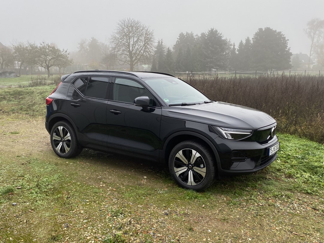 Volvo%20XC40%20Recharge%20a